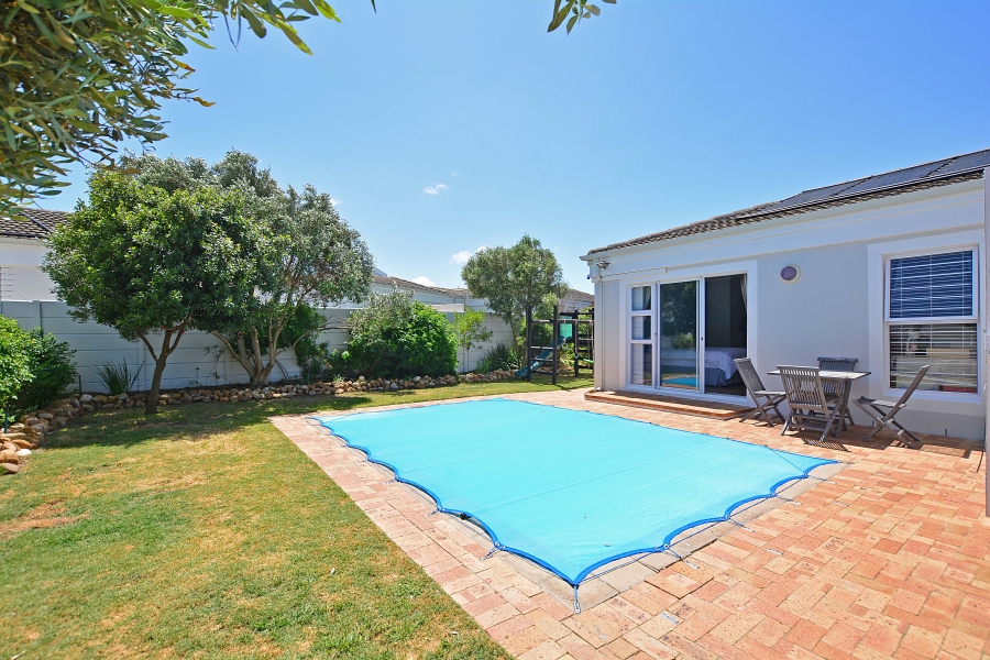 3 Bedroom Property for Sale in Sunningdale Western Cape